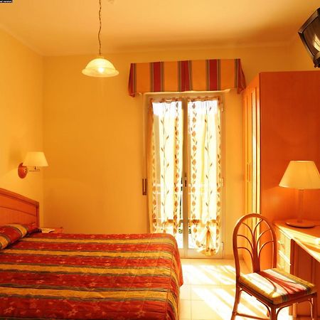 Hotel Casella Pietra Ligure Chambre photo