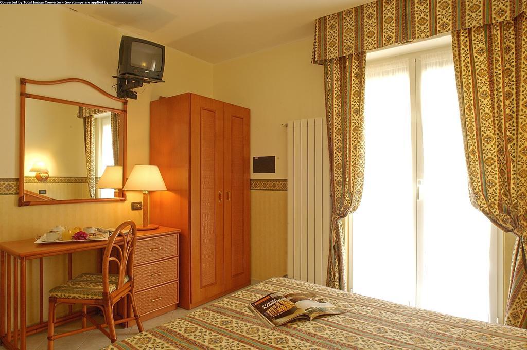 Hotel Casella Pietra Ligure Chambre photo