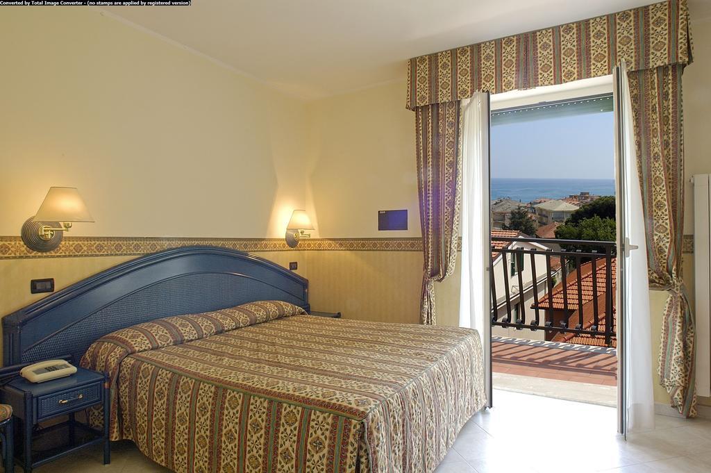 Hotel Casella Pietra Ligure Chambre photo