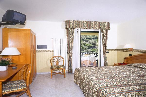 Hotel Casella Pietra Ligure Extérieur photo